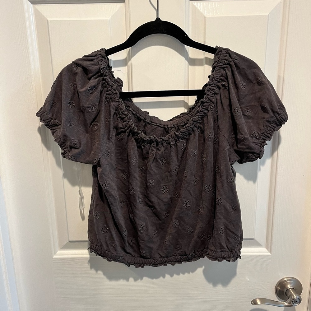 American Eagle Grey Eyelet Feature Crop Top Size M